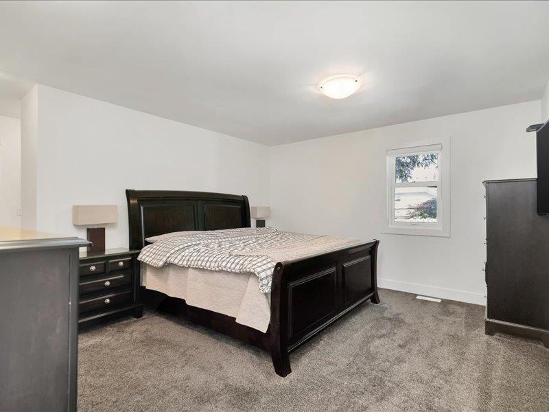 Primary Bathroom Photo of 16602 Bell Road, Surrey, BC