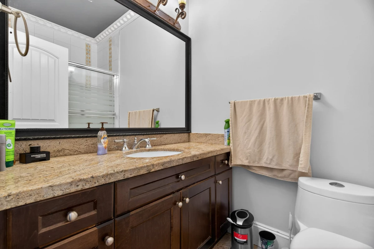 Entry Foyer Photo of 14039 91 Avenue, Surrey, BC