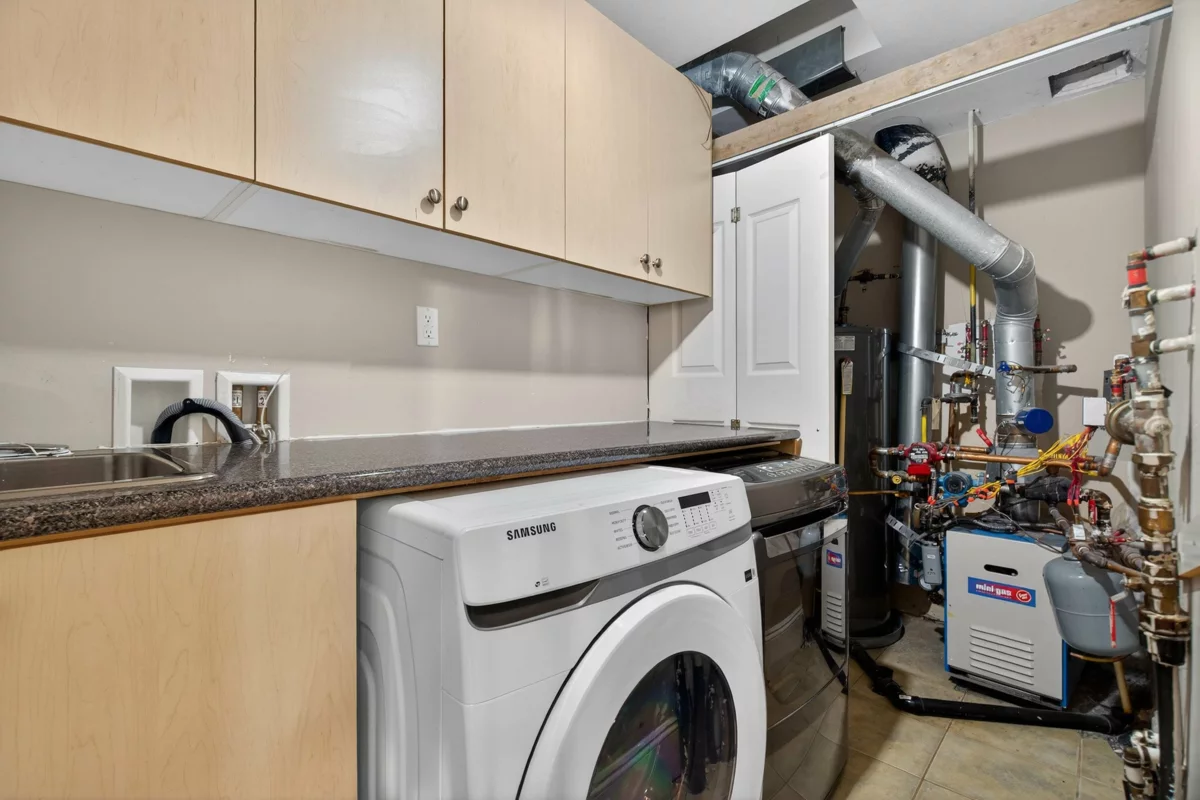 Hallway Photo of 14039 91 Avenue, Surrey, BC
