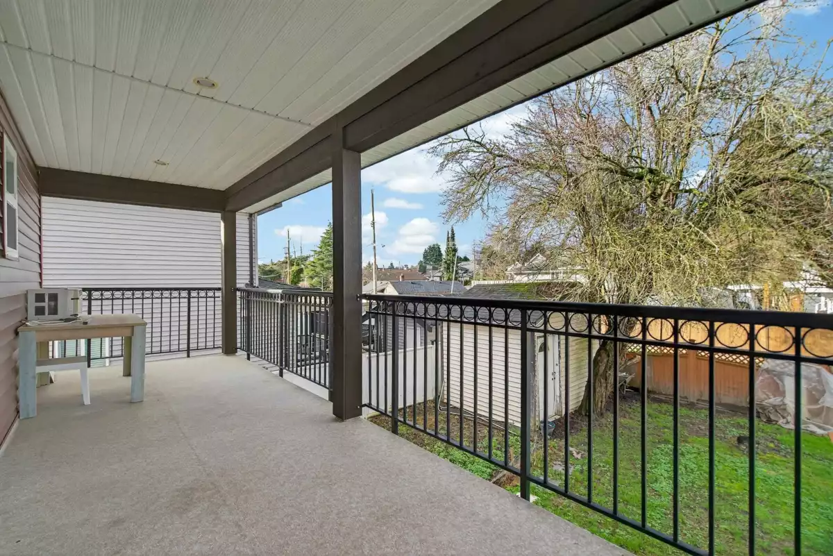 Living Room Photo of 14039 91 Avenue, Surrey, BC