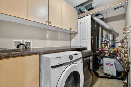 Hallway Photo of 14039 91 Avenue, Surrey, BC