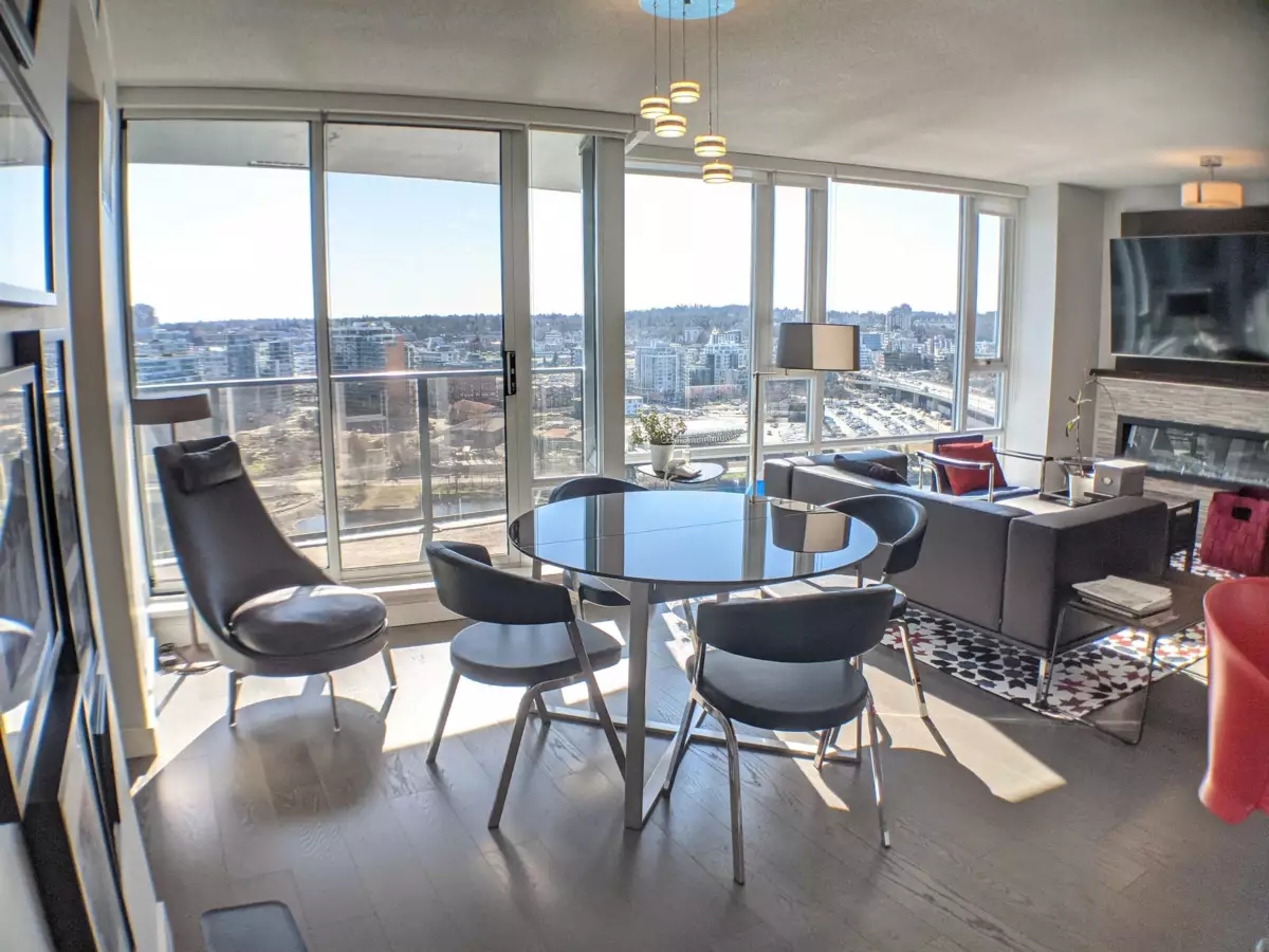 Kitchen Island Photo of 2305 918 Cooperage Way, Vancouver, BC