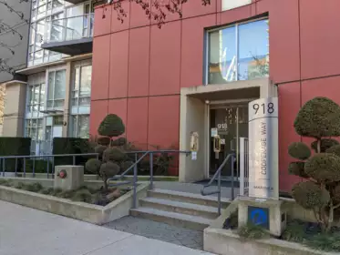 2305 918 Cooperage Way, Vancouver, BC