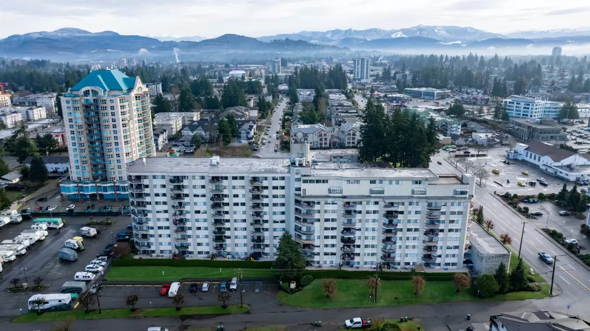 Backyard Photo of 914 31955 Old Yale Road, Abbotsford, BC