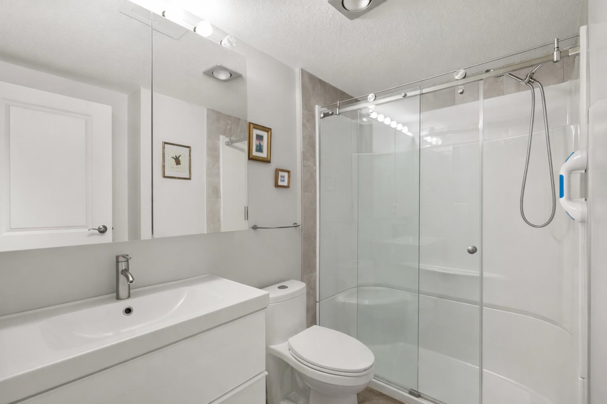 Bedroom 2 Photo of 914 31955 Old Yale Road, Abbotsford, BC