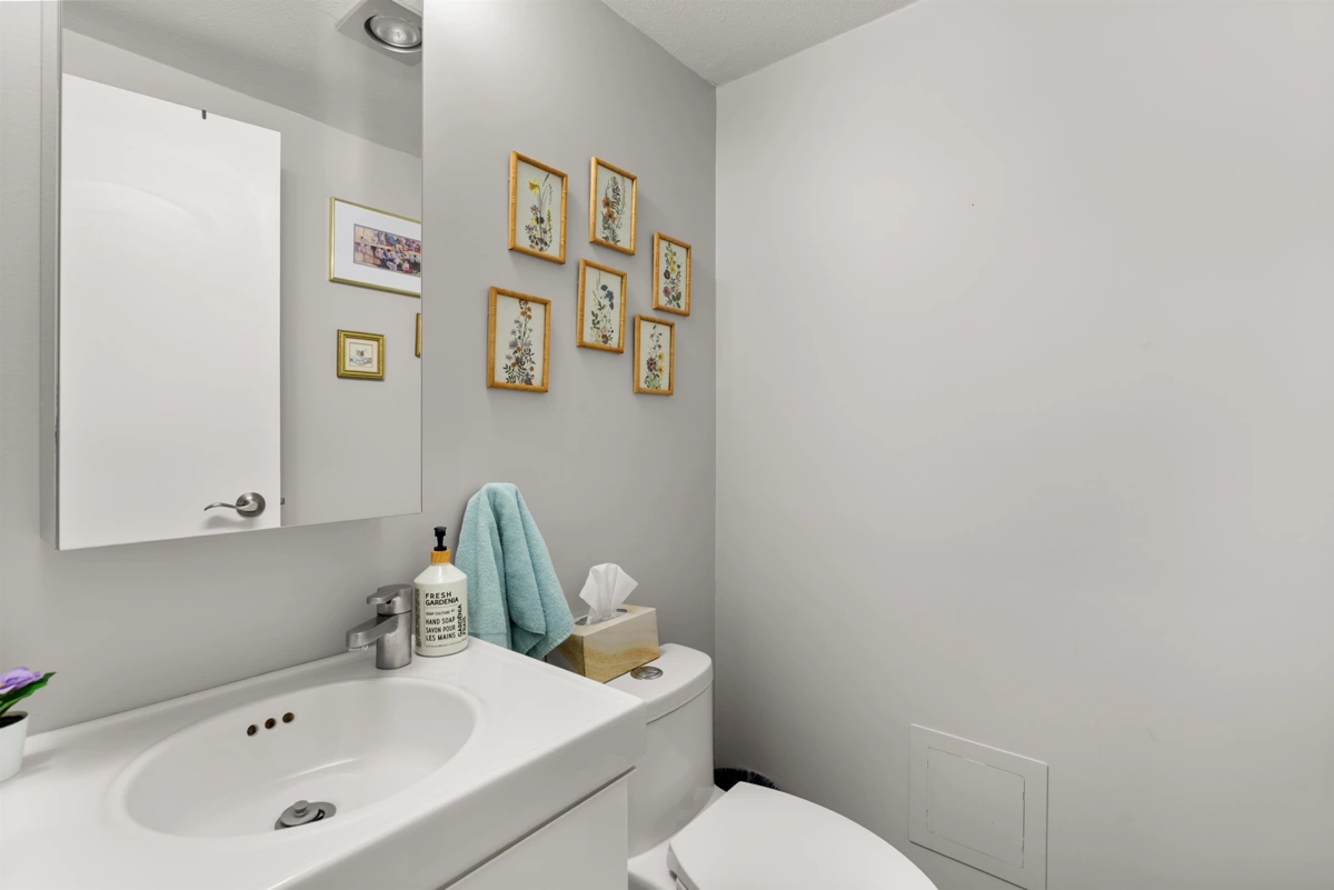 Bedroom 4 Photo of 914 31955 Old Yale Road, Abbotsford, BC