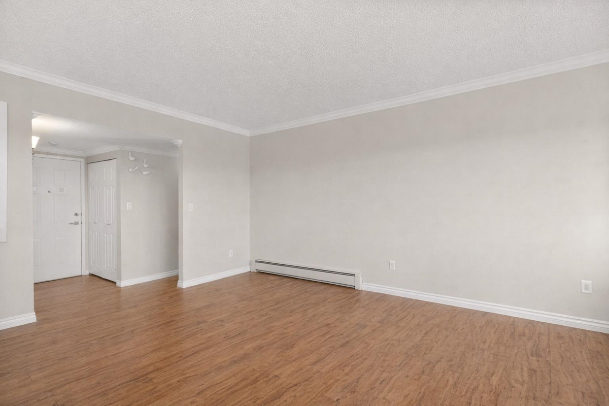 Breakfast Nook Photo of 914 31955 Old Yale Road, Abbotsford, BC