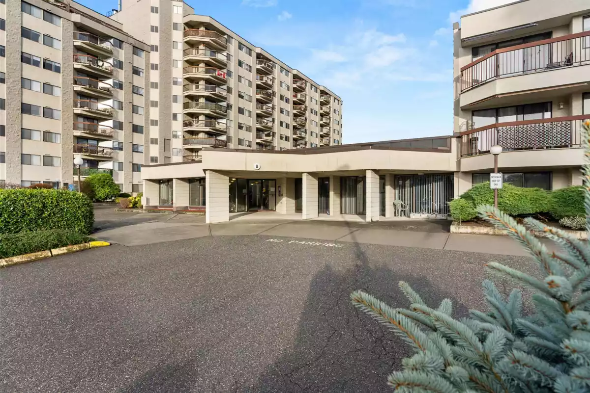 Exterior Rear Photo of 914 31955 Old Yale Road, Abbotsford, BC