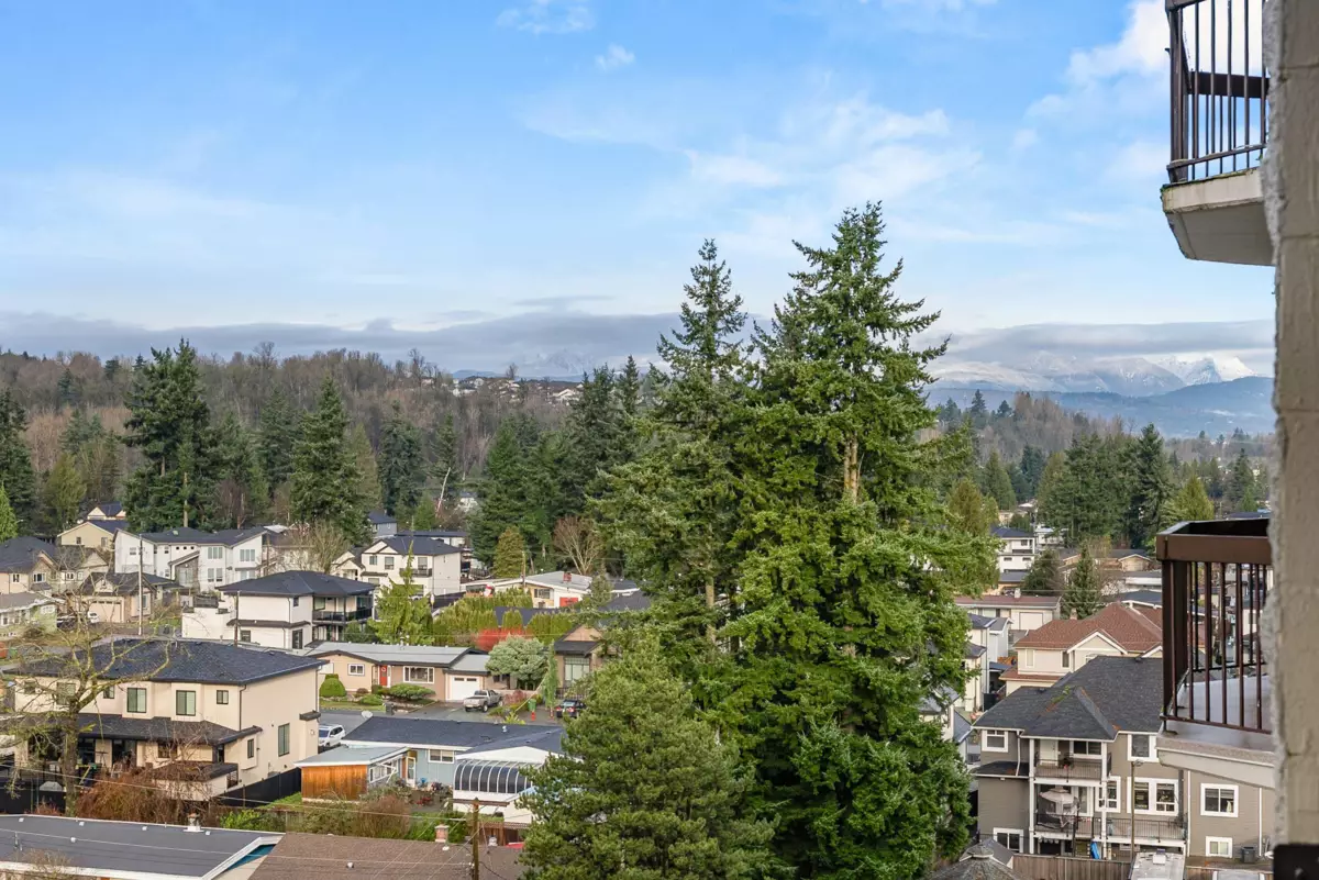 Hallway Photo of 914 31955 Old Yale Road, Abbotsford, BC