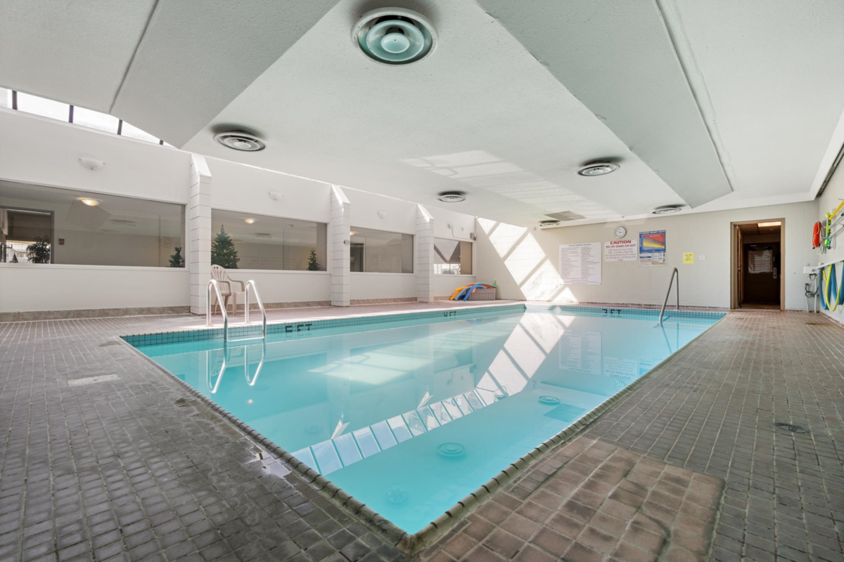 Mudroom Photo of 914 31955 Old Yale Road, Abbotsford, BC