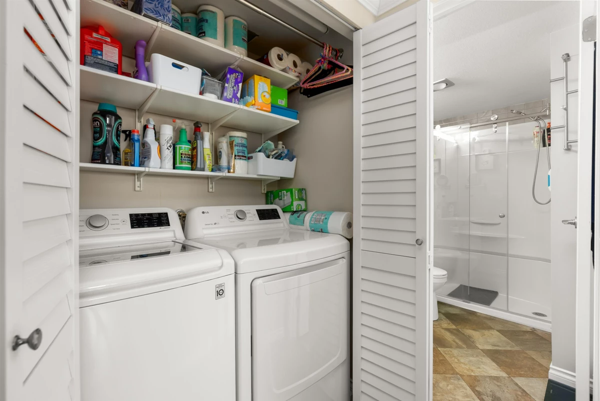 Powder Room Photo of 914 31955 Old Yale Road, Abbotsford, BC