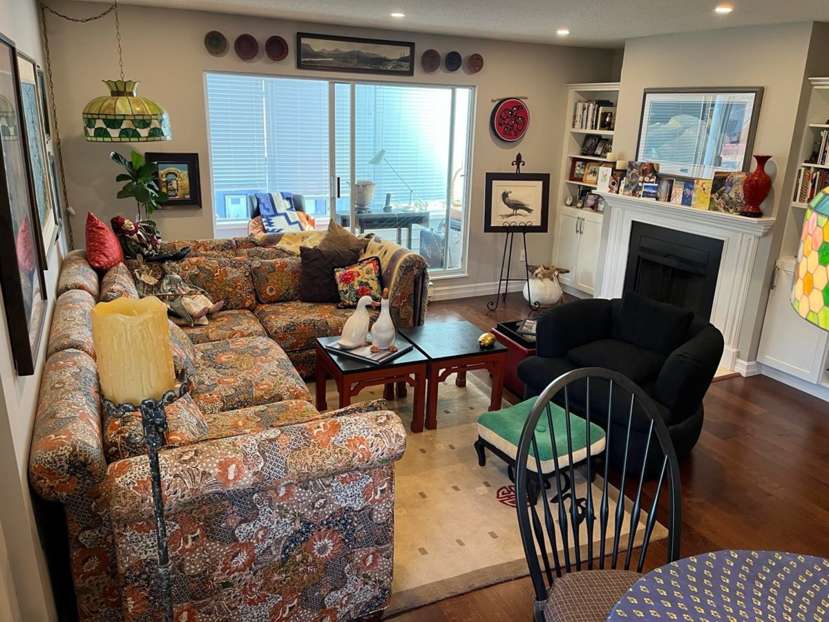 Breakfast Nook Photo of 302 1354 Winter Street, White Rock, BC