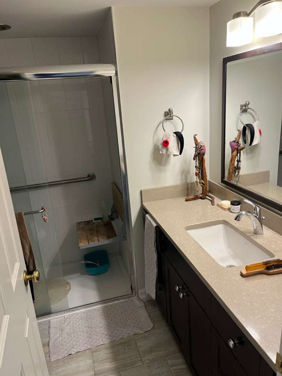 Powder Room Photo of 302 1354 Winter Street, White Rock, BC