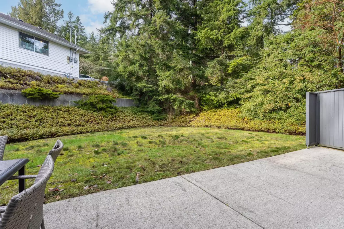 Hallway Photo of 35 5761 Wharf Avenue, Sechelt, BC