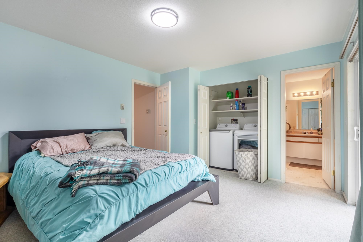 Laundry Room Photo of 35 5761 Wharf Avenue, Sechelt, BC