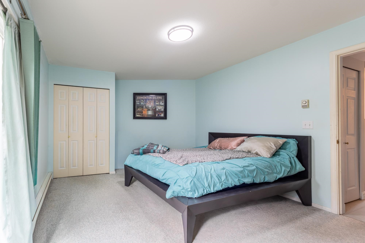 Mudroom Photo of 35 5761 Wharf Avenue, Sechelt, BC