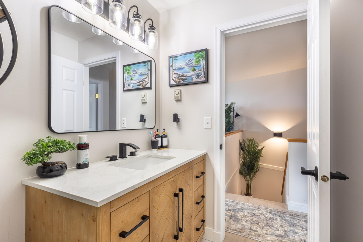 Powder Room Photo of 35 5761 Wharf Avenue, Sechelt, BC