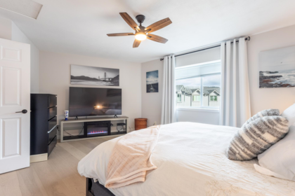 Bedroom 3 Photo of 35 5761 Wharf Avenue, Sechelt, BC