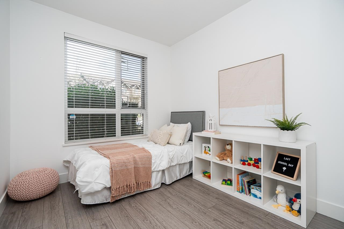 Entry Foyer Photo of 210 3399 Noel Drive, Burnaby, BC