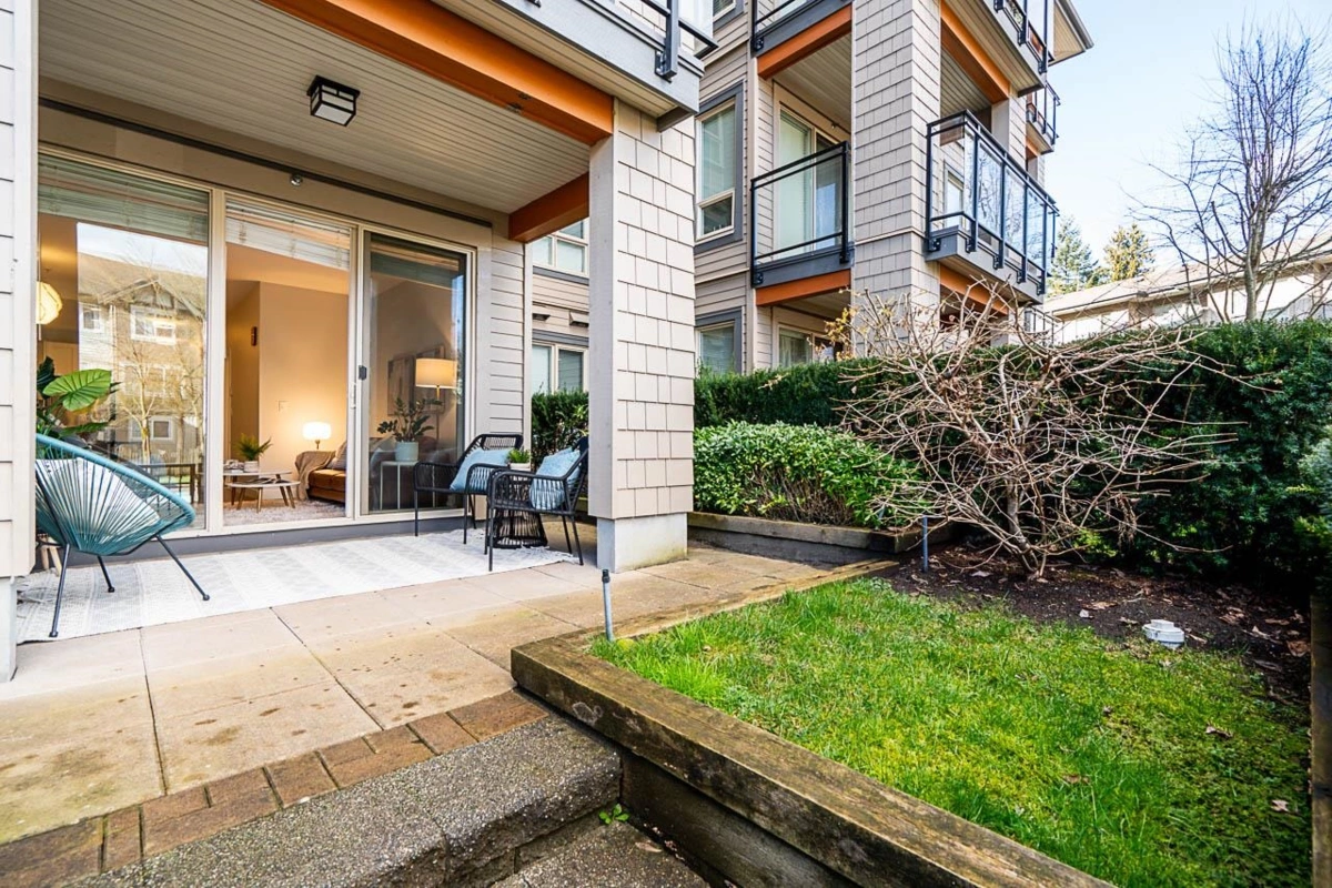 Front Yard Photo of 210 3399 Noel Drive, Burnaby, BC