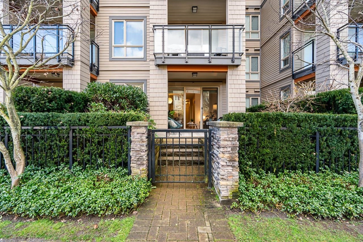 Garden / Landscaping Photo of 210 3399 Noel Drive, Burnaby, BC