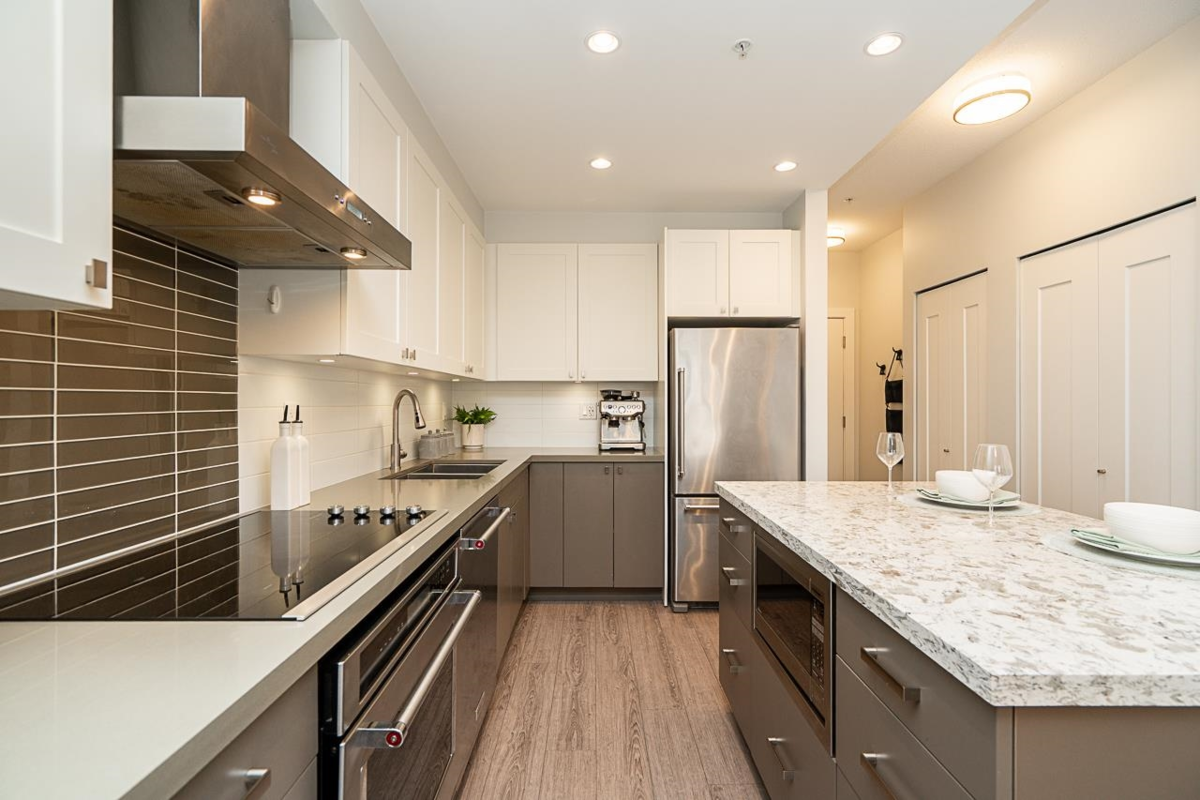 Primary Bathroom Photo of 210 3399 Noel Drive, Burnaby, BC