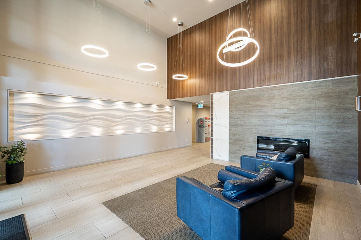 Swimming Pool Photo of 210 3399 Noel Drive, Burnaby, BC