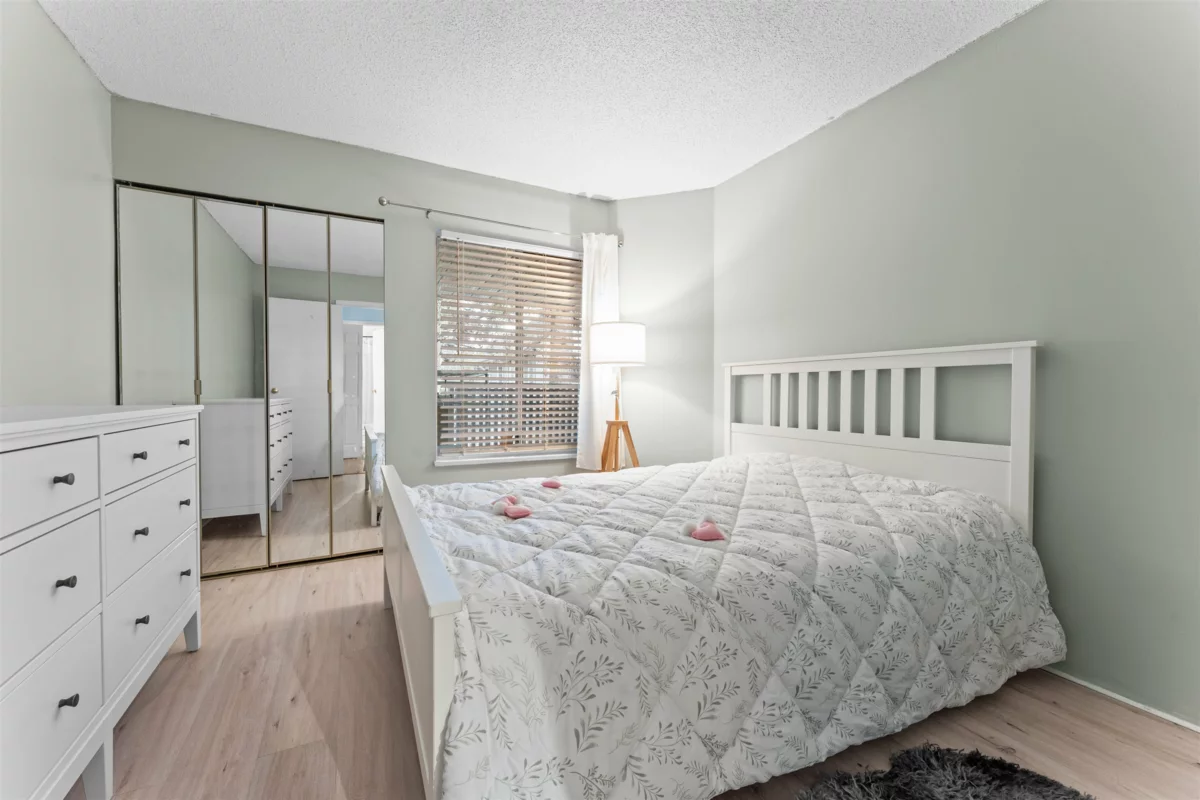 Kitchen Island Photo of 220 7571 Moffatt Road, Richmond, BC