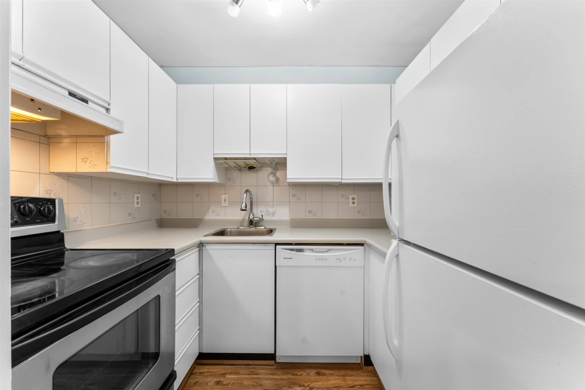 Kitchen Photo of 220 7571 Moffatt Road, Richmond, BC