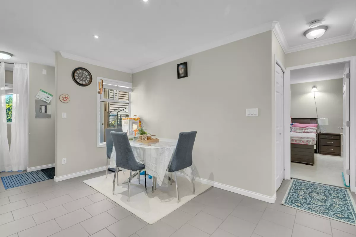 Breakfast Nook Photo of 113 7837 120a Street, Surrey, BC