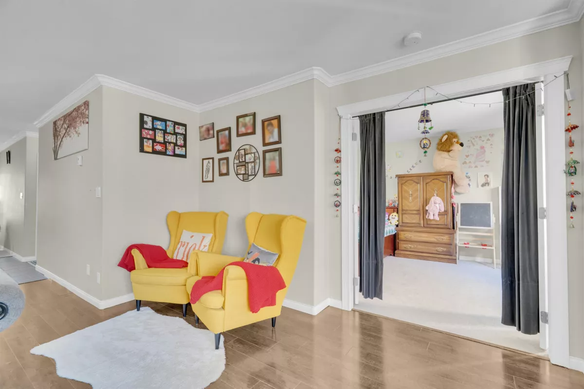 Dining Area Photo of 113 7837 120a Street, Surrey, BC