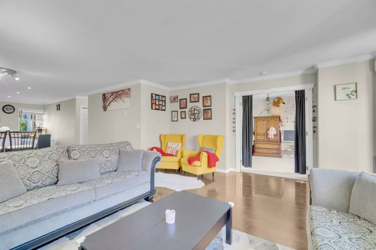 Family Room Photo of 113 7837 120a Street, Surrey, BC