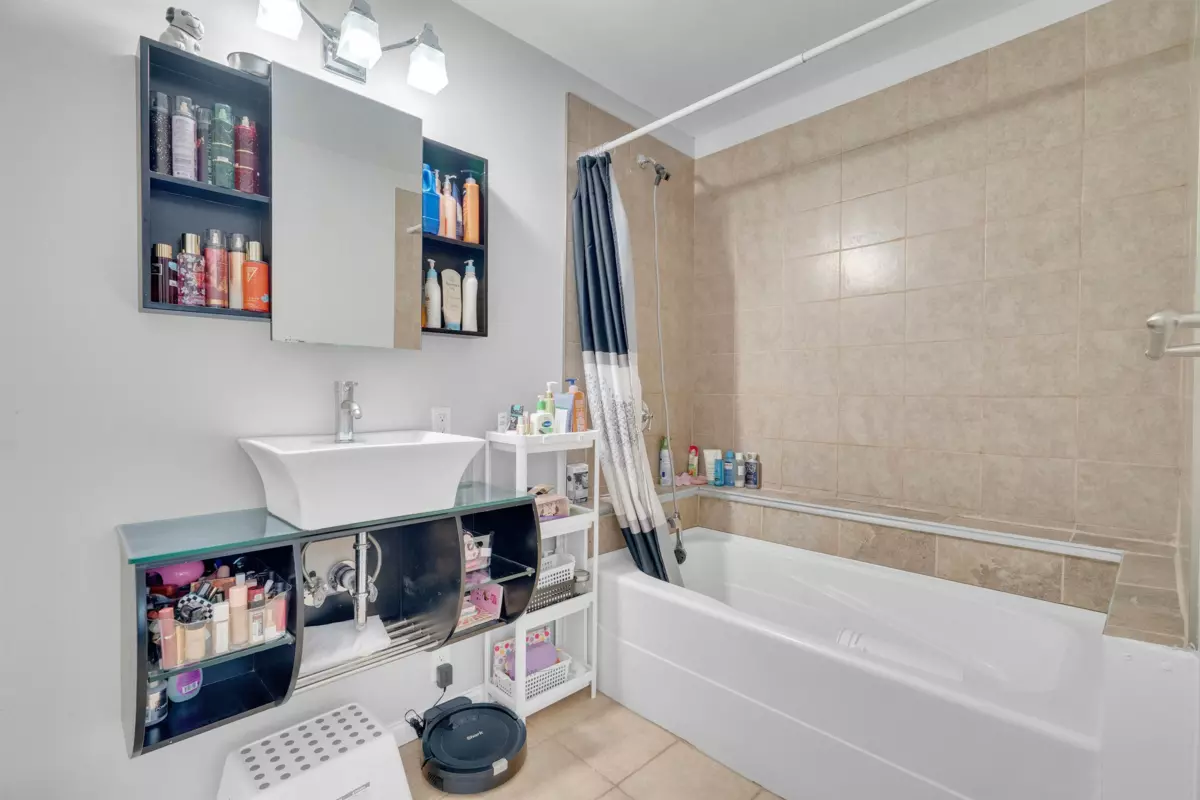 Guest Bathroom Photo of 113 7837 120a Street, Surrey, BC