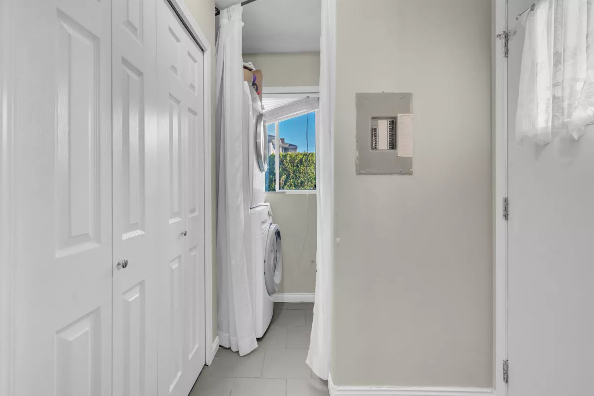 Primary Bathroom Photo of 113 7837 120a Street, Surrey, BC