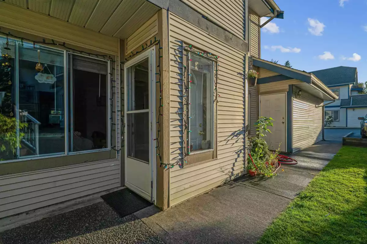 Staircase Photo of 113 7837 120a Street, Surrey, BC