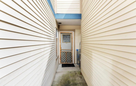 Entry Foyer Photo of 113 7837 120a Street, Surrey, BC