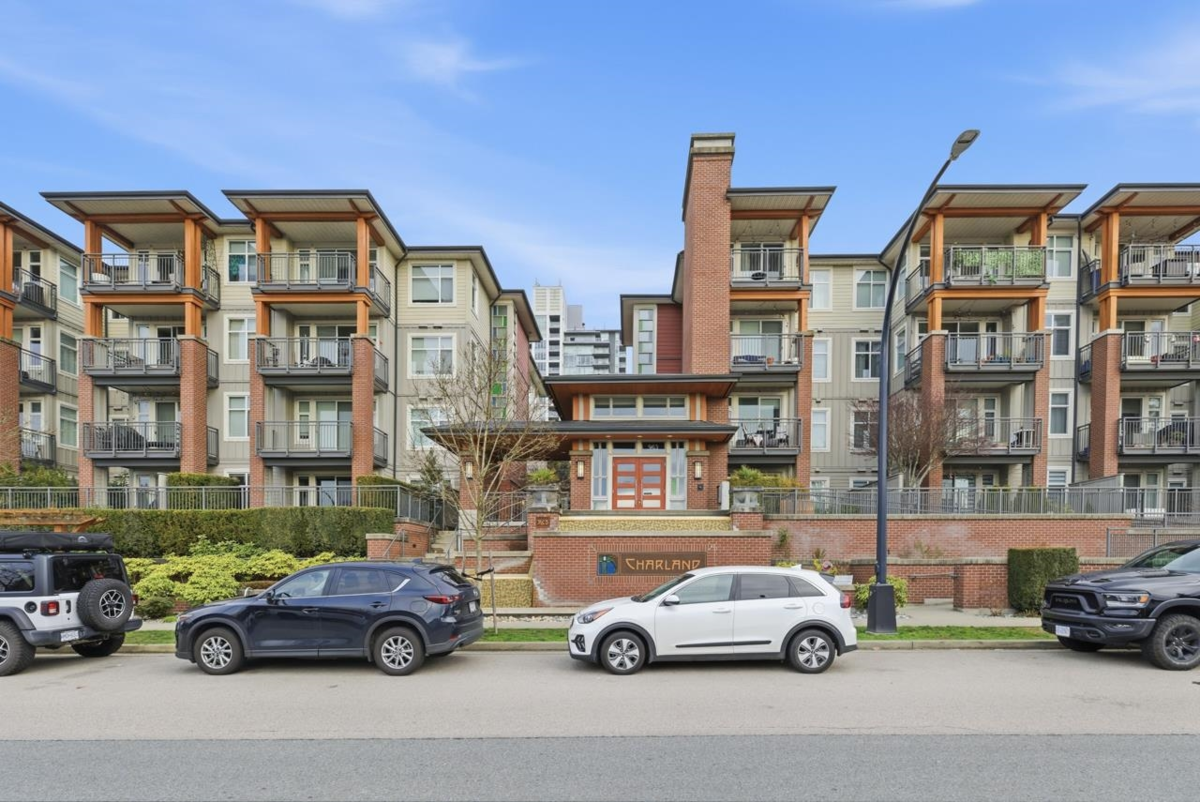 Backyard Photo of 2102 963 Charland Avenue, Coquitlam, BC