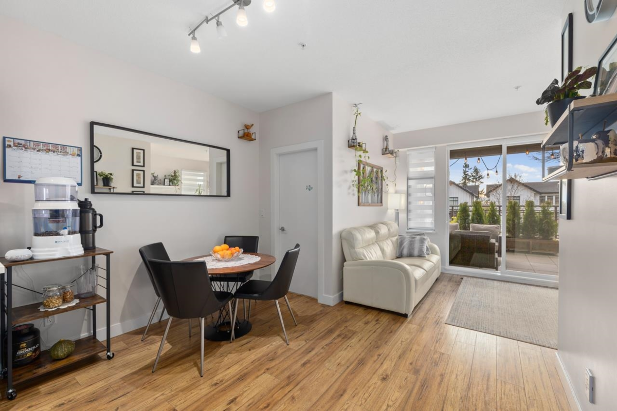 Dining Area Photo of 2102 963 Charland Avenue, Coquitlam, BC