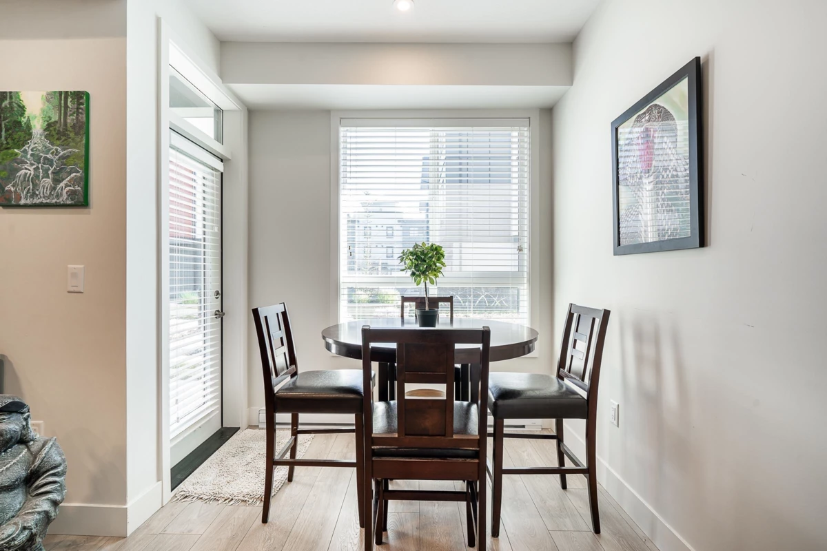 Dining Area Photo of 111 1516 Mccallum Road, Abbotsford, BC
