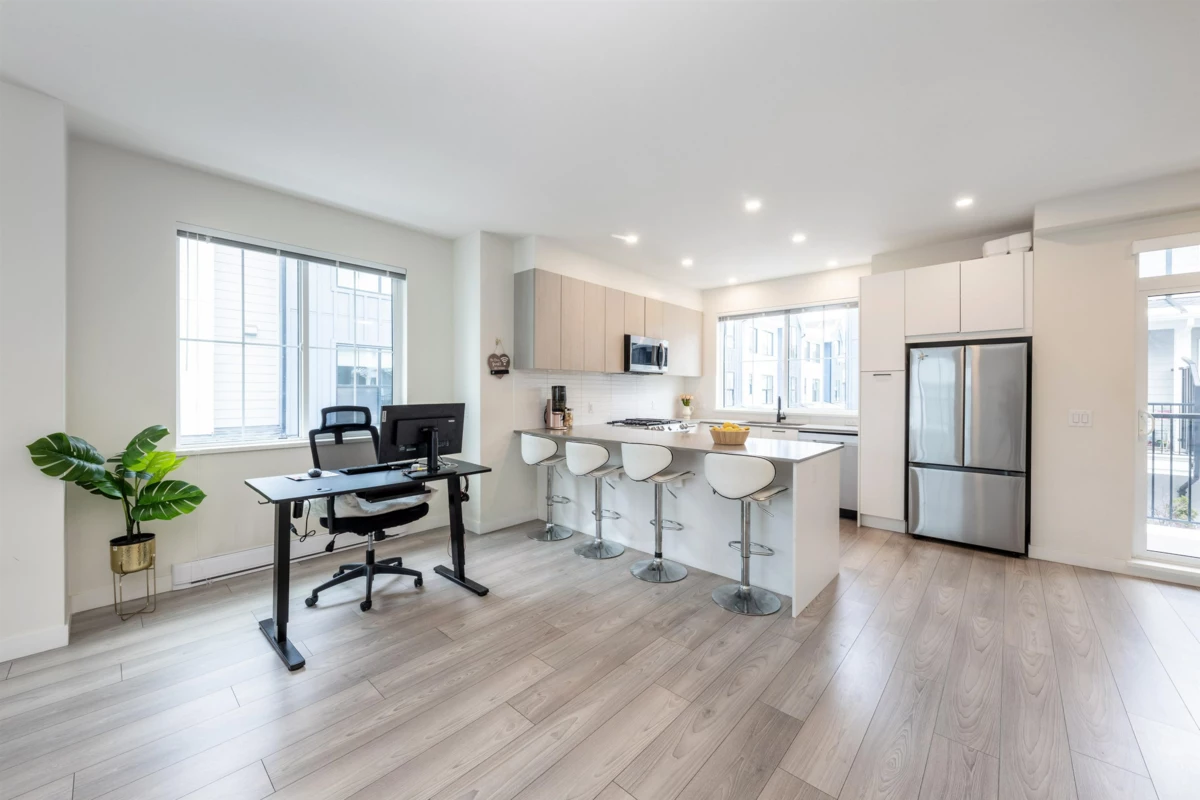 Dining Area Photo of 123 488 Furness Street, New Westminster, BC
