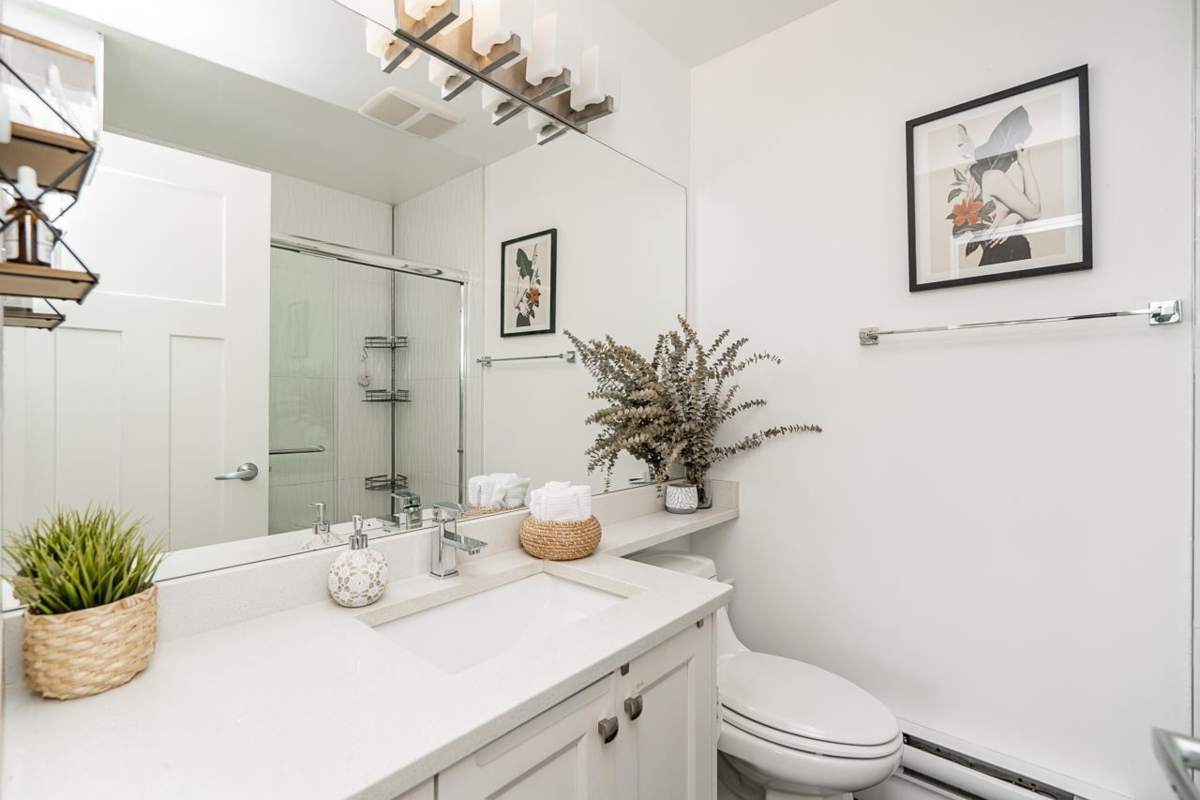 Basement Recreation Room Photo of 1 18818 71 Avenue, Surrey, BC