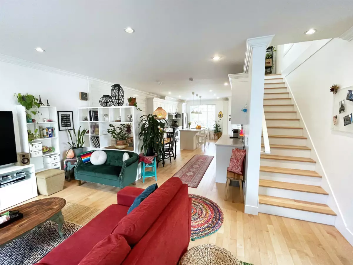 Guest Bathroom Photo of 1 18818 71 Avenue, Surrey, BC