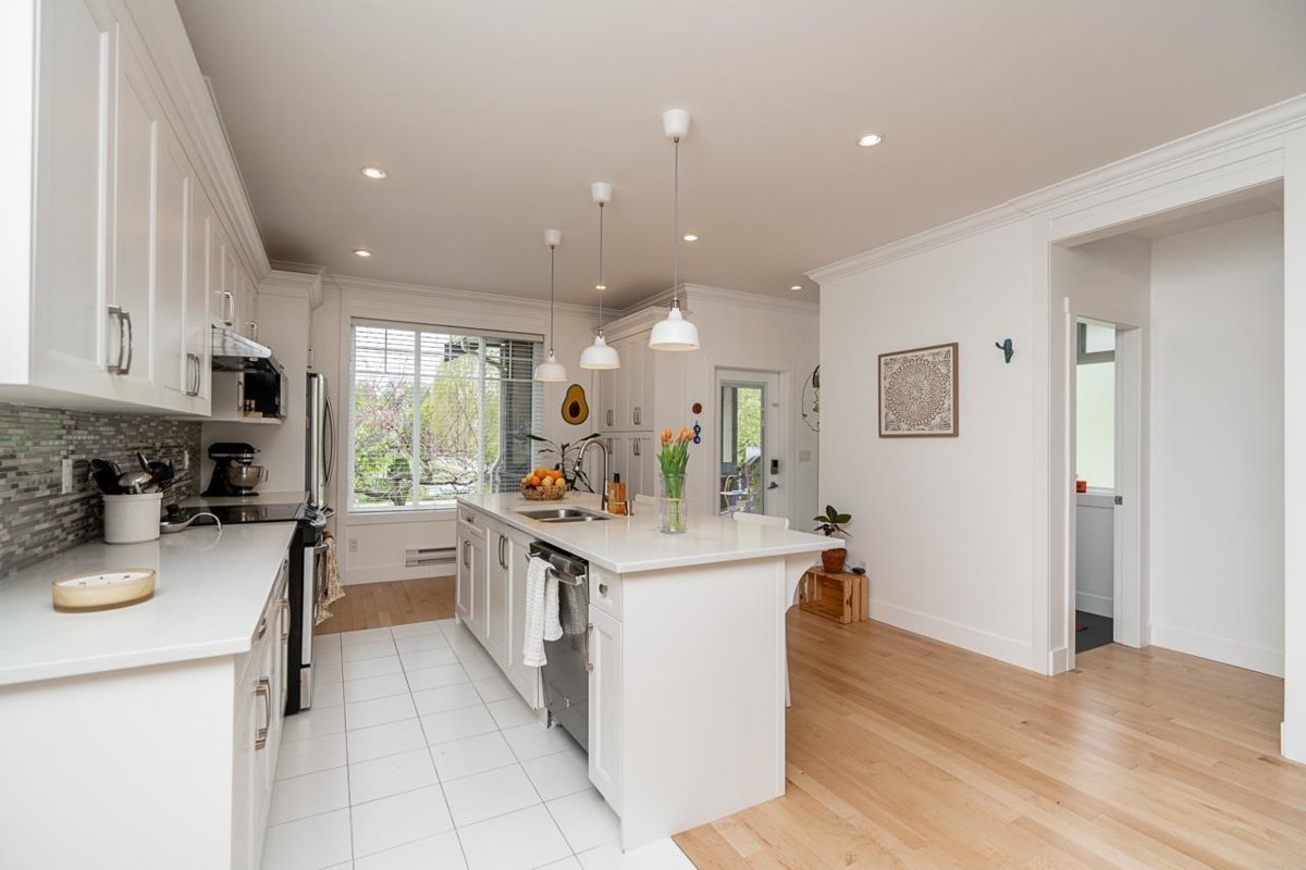 Kitchen Island Photo of 1 18818 71 Avenue, Surrey, BC