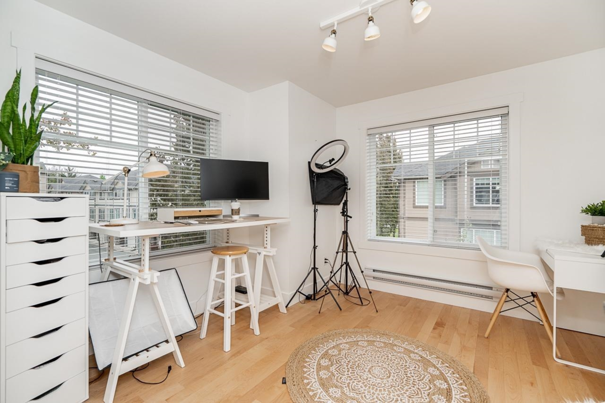 Mudroom Photo of 1 18818 71 Avenue, Surrey, BC