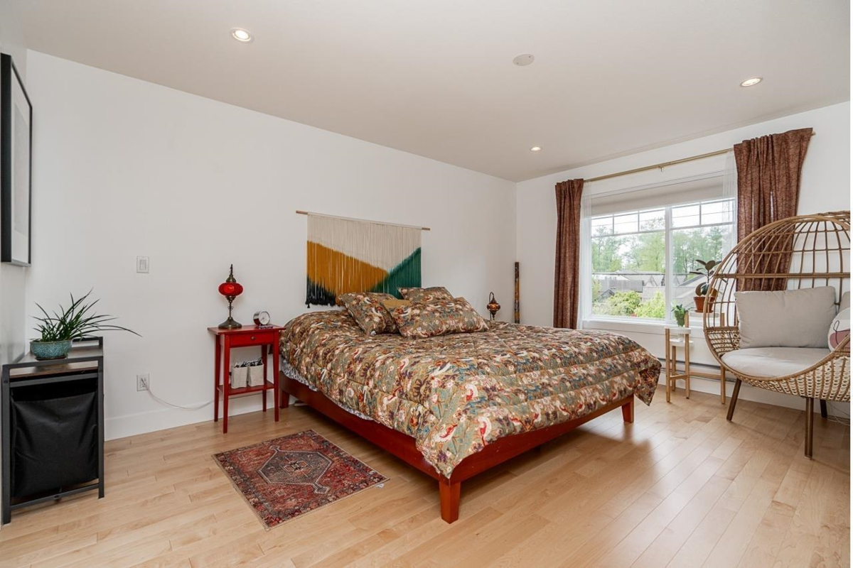 Office / Den Photo of 1 18818 71 Avenue, Surrey, BC