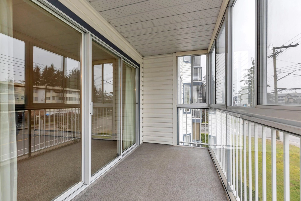 Entry Foyer Photo of 206 2425 Church Street, Abbotsford, BC