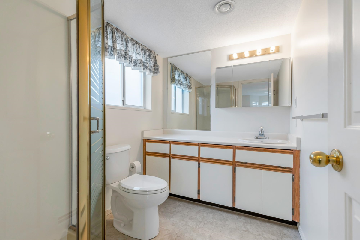 Front Yard Photo of 206 2425 Church Street, Abbotsford, BC