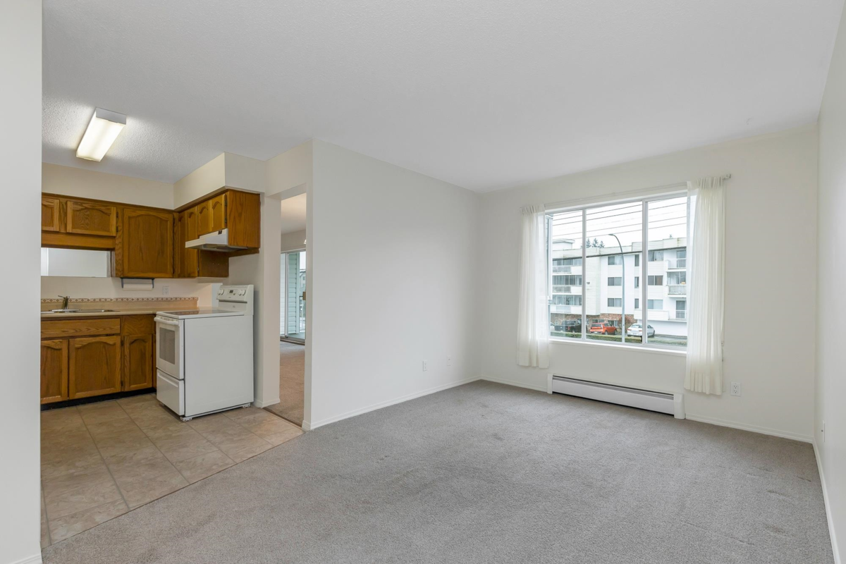 Hallway Photo of 206 2425 Church Street, Abbotsford, BC