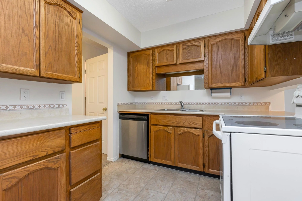 Kitchen Island Photo of 206 2425 Church Street, Abbotsford, BC