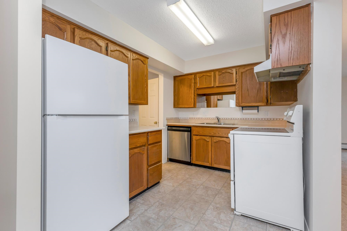 Kitchen Photo of 206 2425 Church Street, Abbotsford, BC